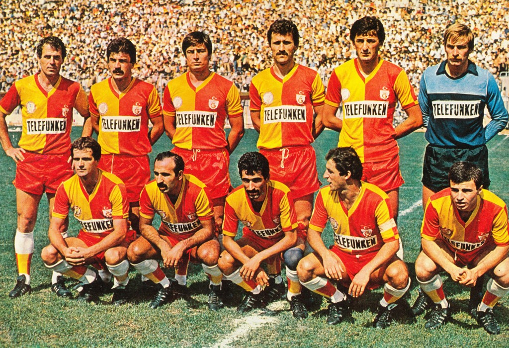 Galatasaray 82-83 Local 3