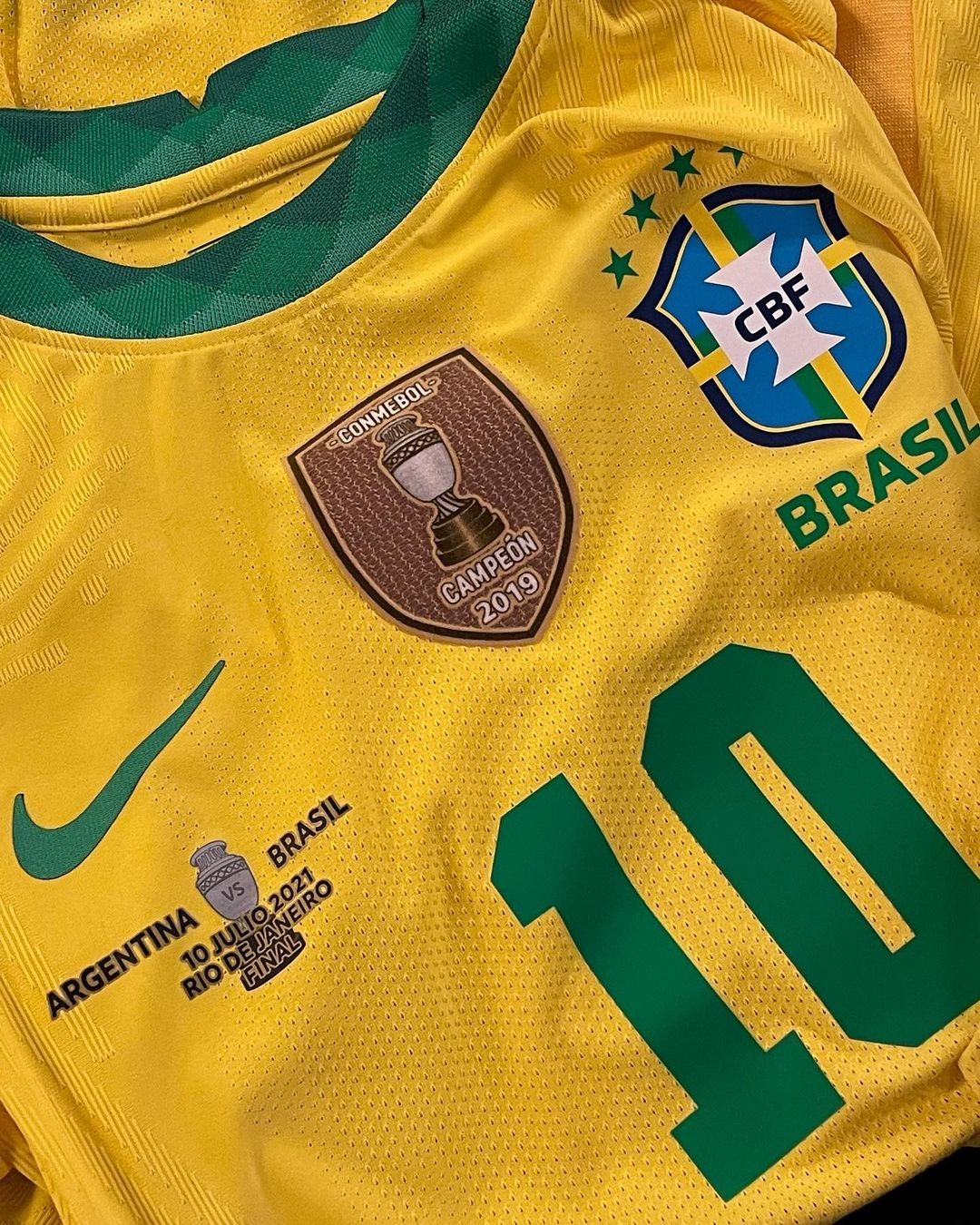 Equipación especial de Brasil 2021