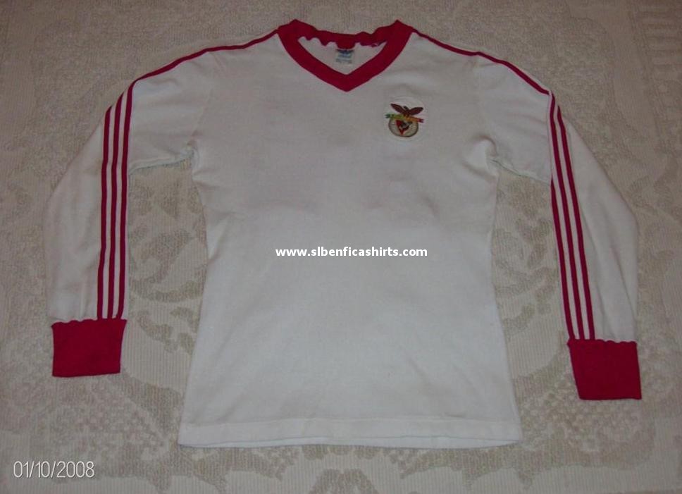 Segunda equipación de Benfica 78-79