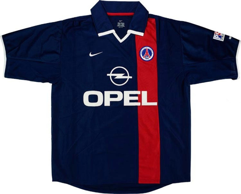 Primera equipación de Paris Saint-Germain 01-02