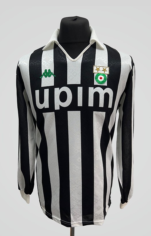 Juventus FC 90-91 Local 2