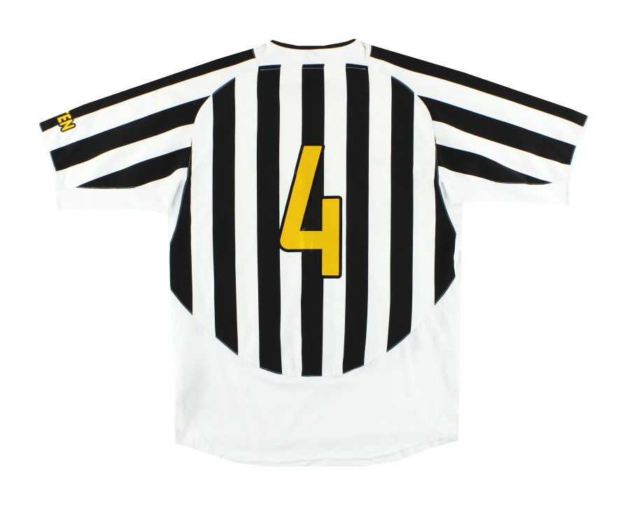 Juventus FC 03-04 Local 2