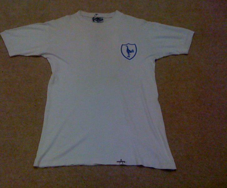 Primera equipación de Tottenham 64-65