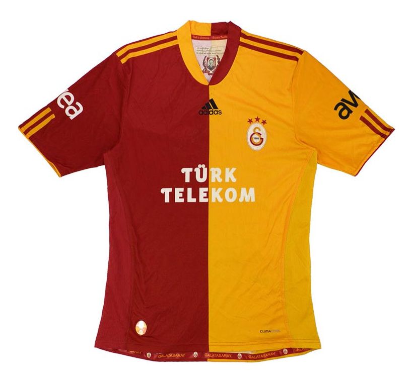Primera equipación de Galatasaray 09-10