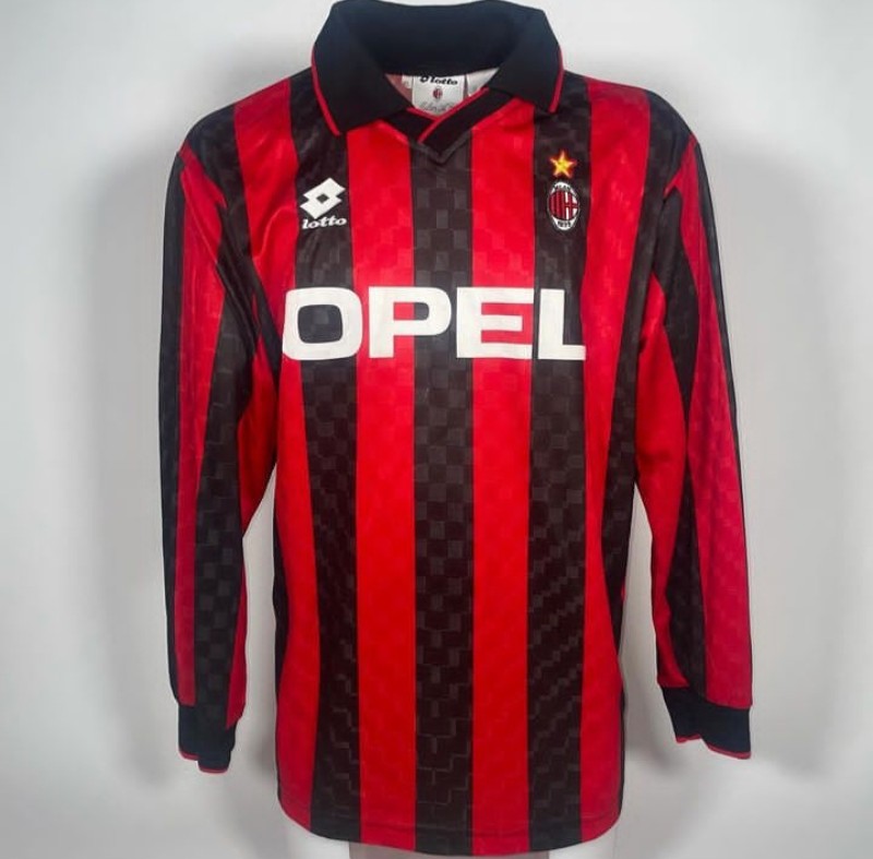 Equipación especial de Milan 95-96