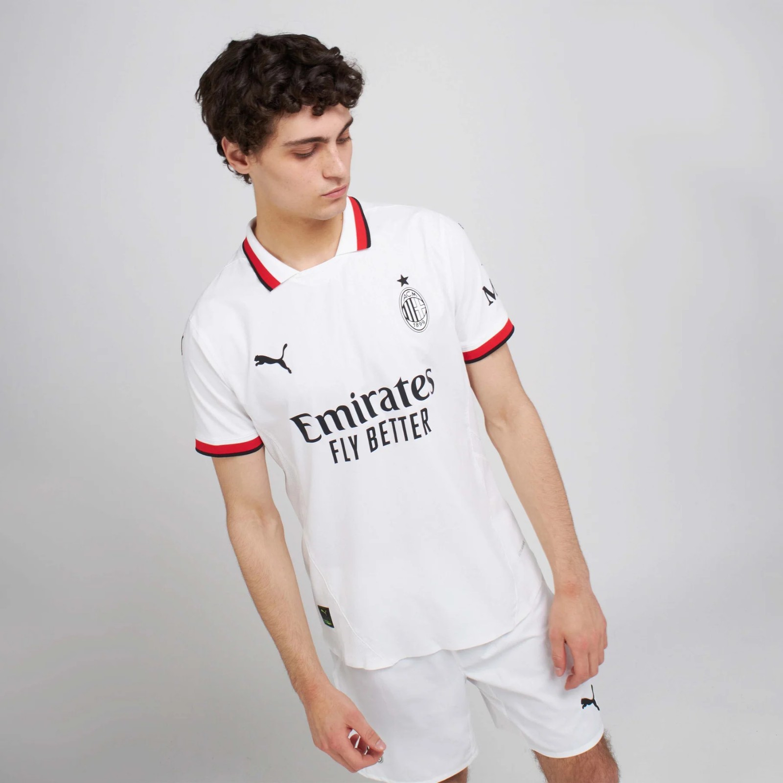 AC Milan 24-25 Visitante 4