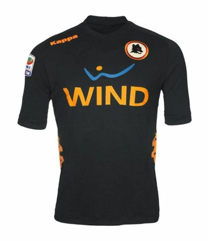Tercera equipación de Roma 11-12