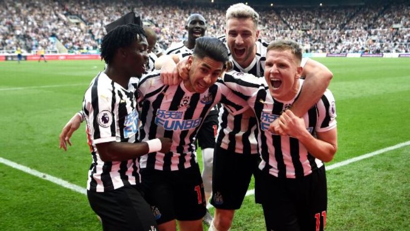 Newcastle United 18-19 Local 3