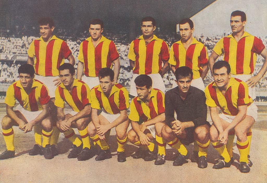 Primera equipación de Galatasaray 59-60